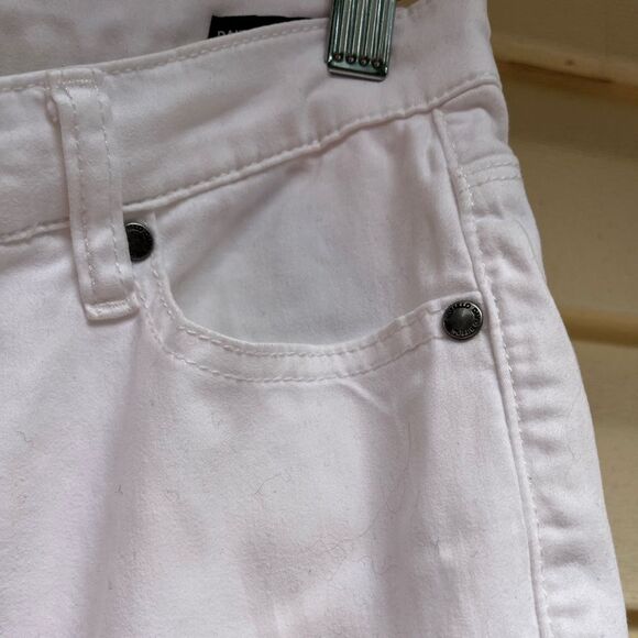 Buffalo David Bitton white ankle length midrise jeans, zipper closure,pockets,27 - Picture 4 of 7